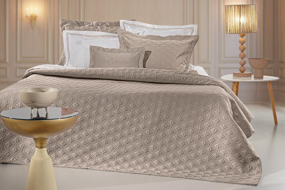 Guy Laroche Honour taupe Ágytakaró szettben