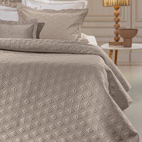 Guy Laroche Honour taupe Ágytakaró szettben