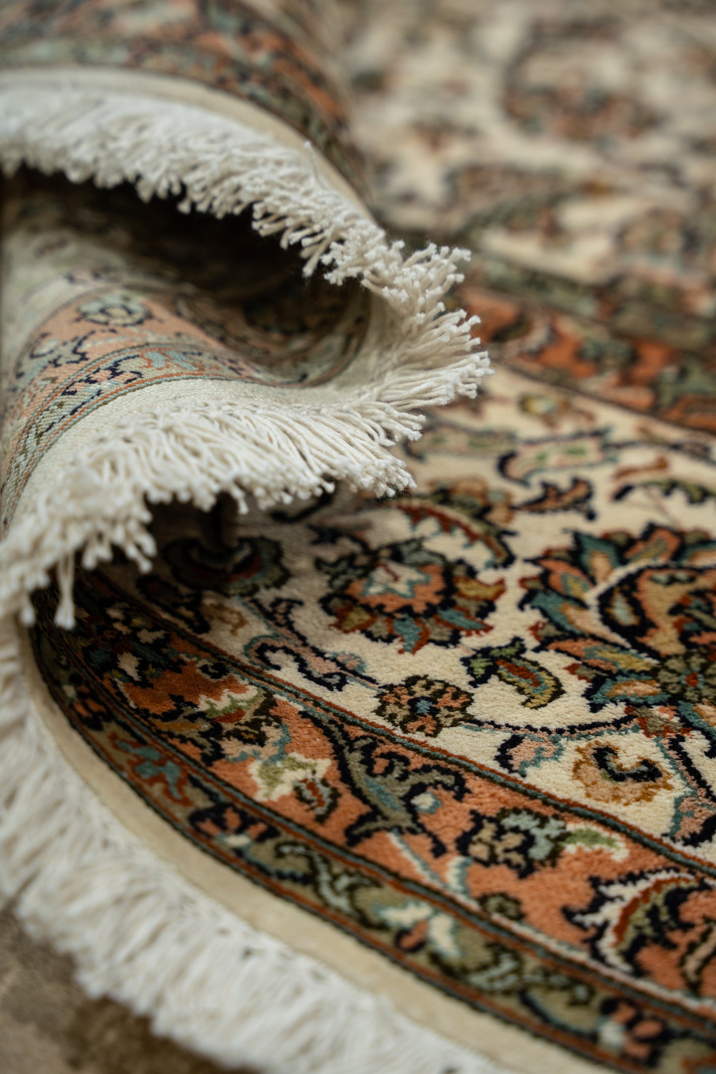 A.O. cream selyemszőnyeg, 172x253 cm