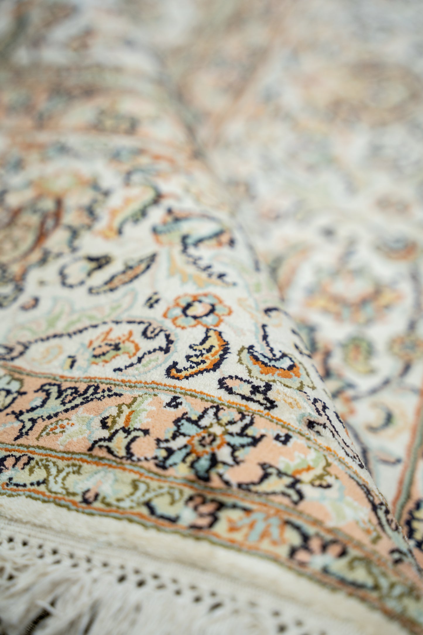 A.O. cream selyemszőnyeg, 172x253 cm