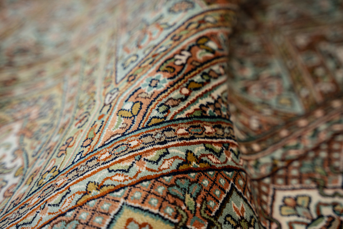 Gumbad cream selyemszőnyeg, 125x190 cm