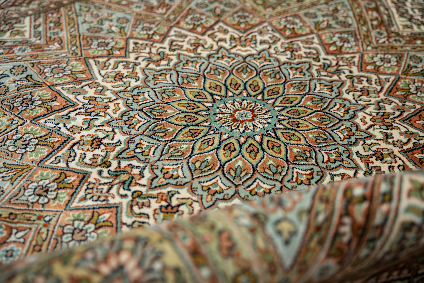 Gumbad cream selyemszőnyeg, 125x190 cm