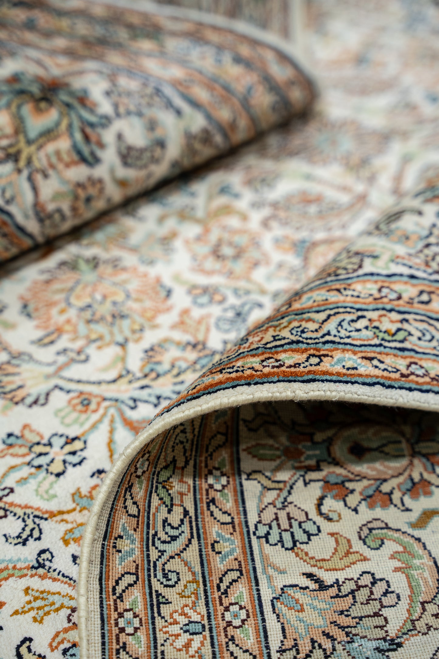 A.O. cream selyemszőnyeg, 183x271 cm