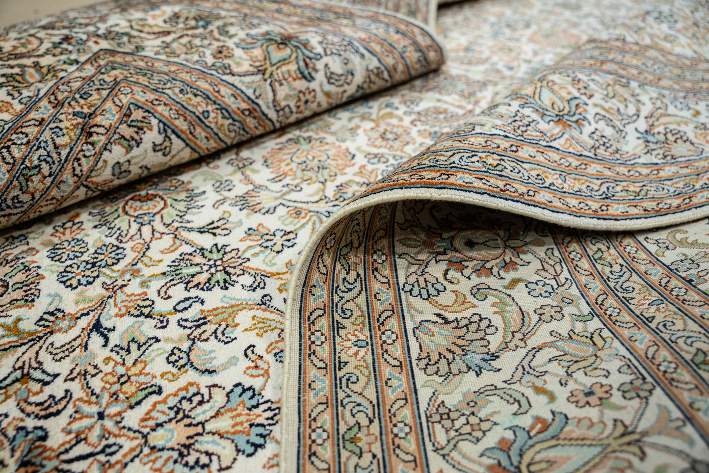 A.O. cream selyemszőnyeg, 183x271 cm