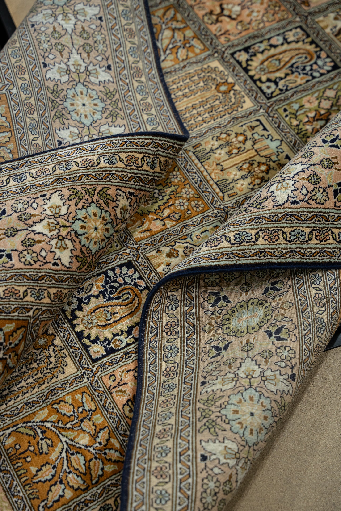 R.T. blue selyemszőnyeg, 122x190 cm