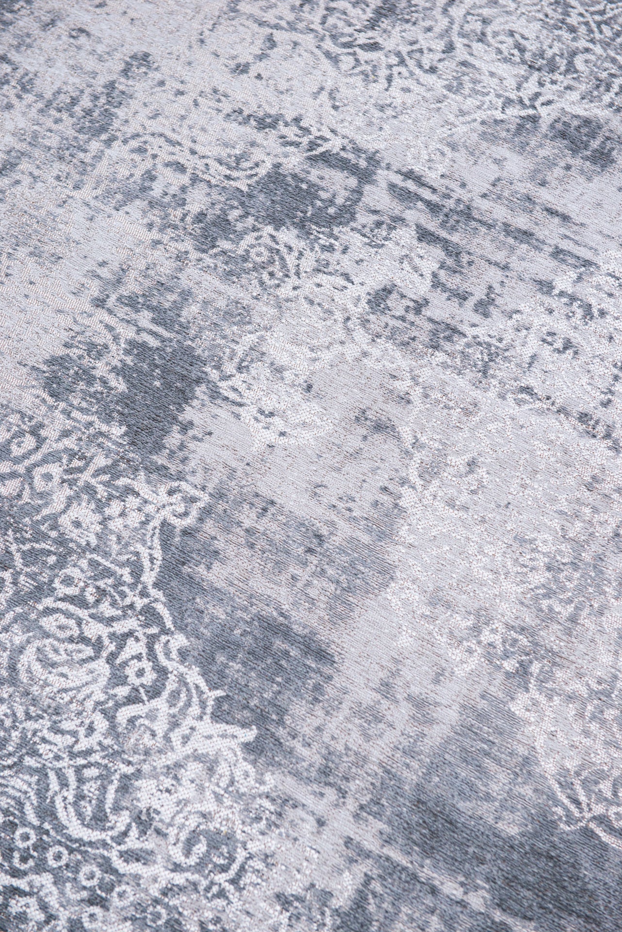 Fading World Kirman - Quartz (9376) - Leguan Exclusive - Louis De Poortere - 80 x 150 cm