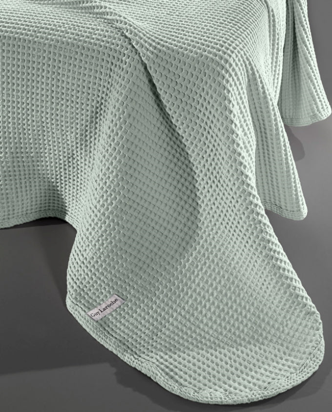 Guy Laroche Eternity aloe ágytakaró 245 x 260 cm - Leguan Exclusive - Guy Laroche -