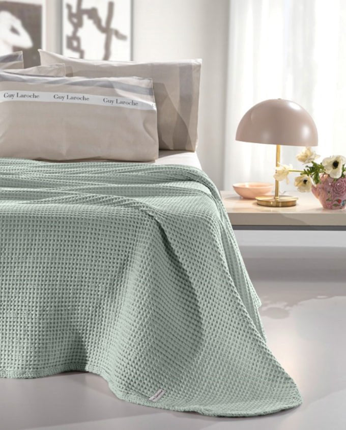 Guy Laroche Eternity aloe ágytakaró 245 x 260 cm - Leguan Exclusive - Guy Laroche -