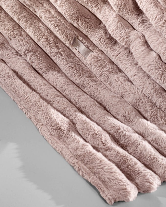 Guy Laroche St. Moritz old pink ágytakaró - Leguan Exclusive - Guy Laroche -