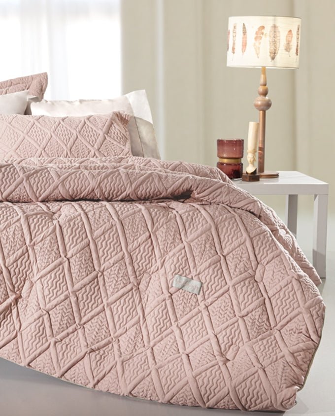 Guy Laroche Vivaldi pudra ágytakaró - Leguan Exclusive - Guy Laroche - 160 x 220 cm