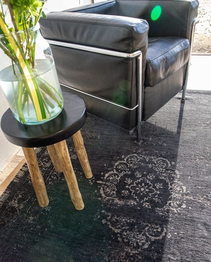 Louis De Poortere Medallion 8263 mineral black vintage szőnyeg - Leguan Exclusive - Louis De Poortere - 80 x 150 cm