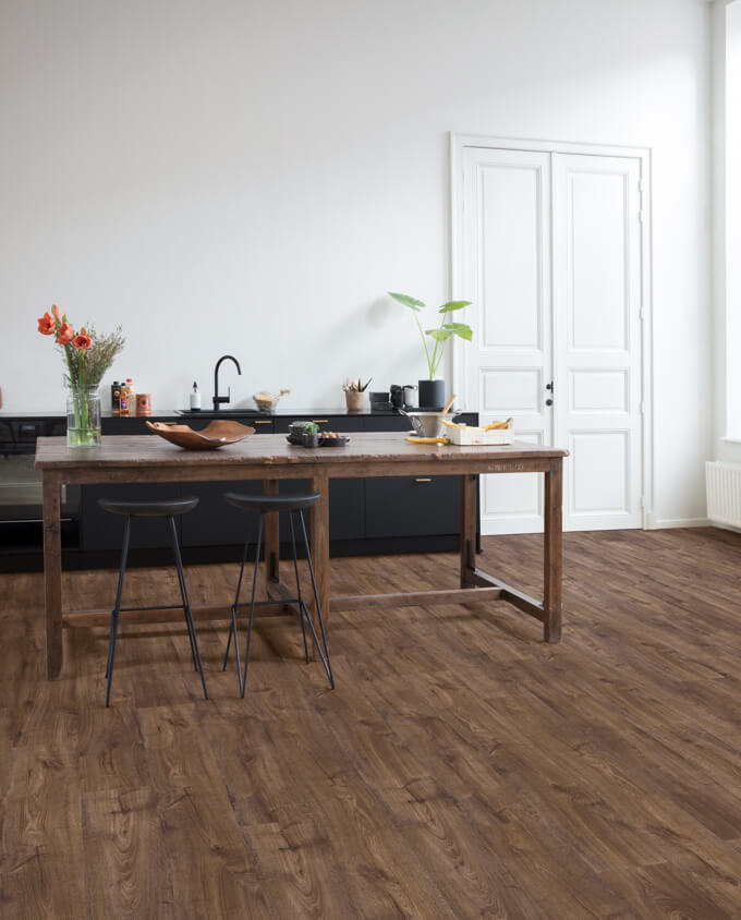 Quick Step Bloom AVMPU40199 csokoládé színű őszi tölgy vinyl - Leguan Exclusive - Quick Step -