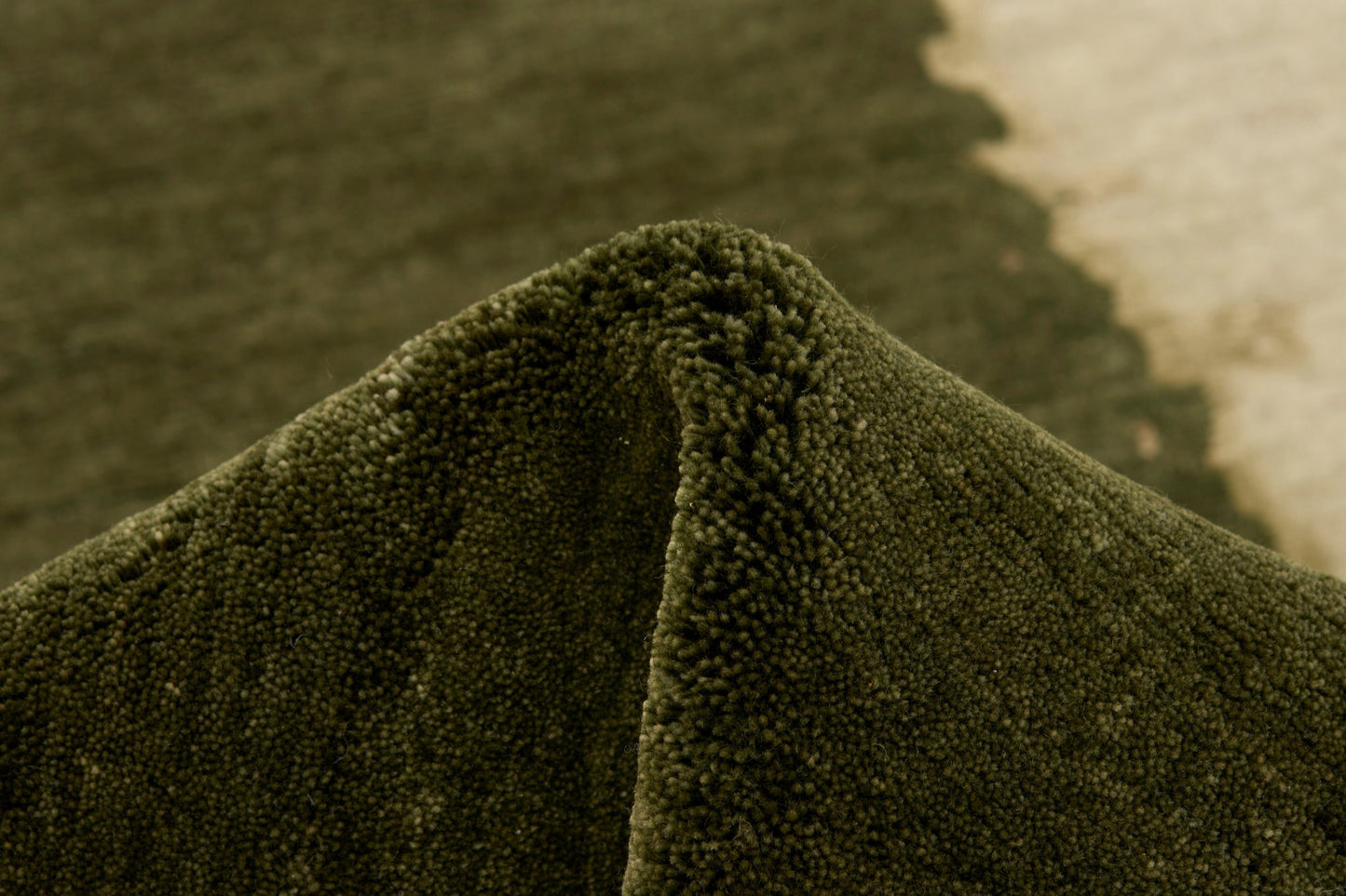 Rezas New Age Runway Green - Leguan Exclusive - Rezas - 60 x 90 cm