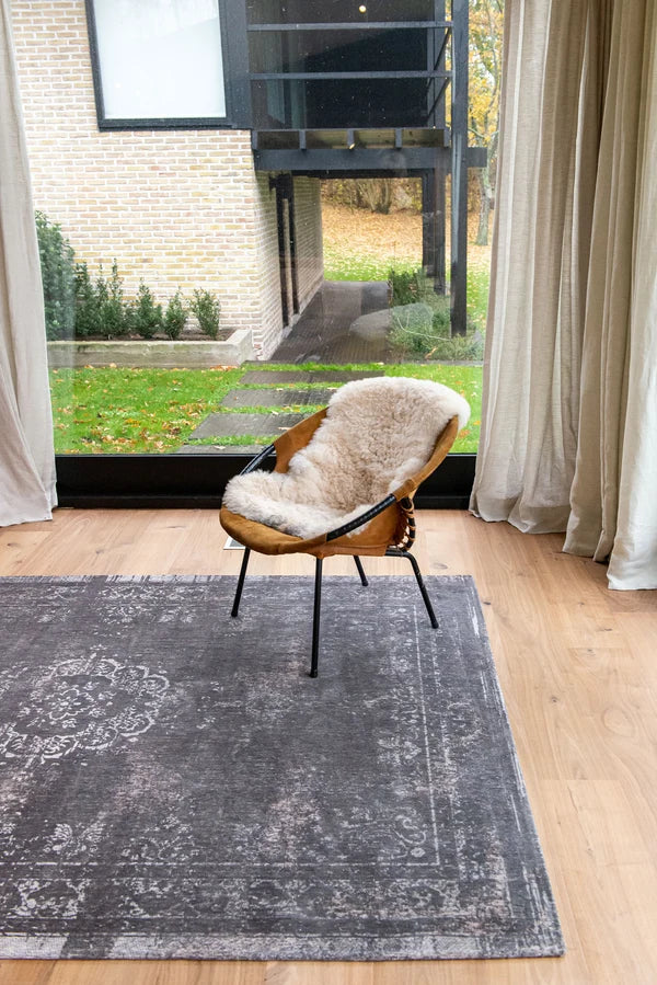 Louis De Poortere Medallion 9148 Stone
