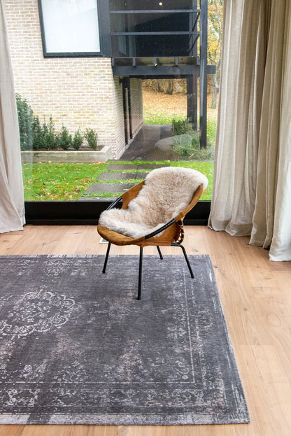 Louis De Poortere Medallion 9148 Stone