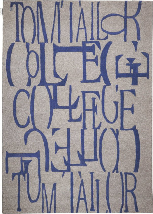 Tom Tailor Home Letters blue kézi tűzött gyapjú szőnyeg - Leguan Exclusive - Tom Tailor -
